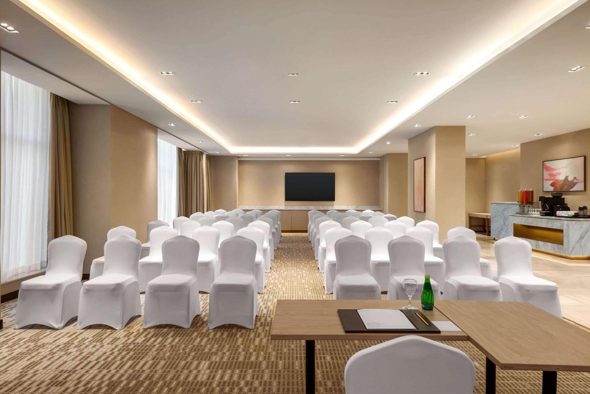 Ramada By Wyndham Riyadh King Fahd Road Exteriér fotografie Meeting room